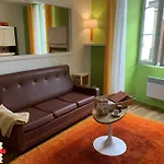Barque Fleurie Esprit Retro, Jardin & Parking Prive Apartment