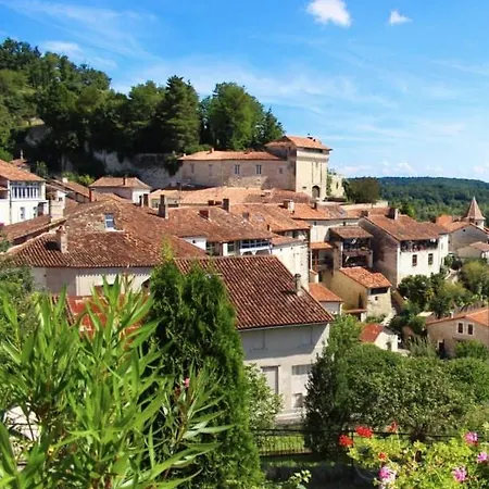 Апартаменты Barque Fleurie Esprit Retro, Jardin & Parking Prive