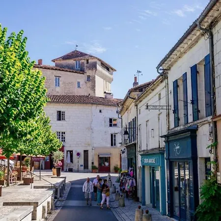 Barque Fleurie Esprit Rétro, Jardin&parking Privé Apartamento *