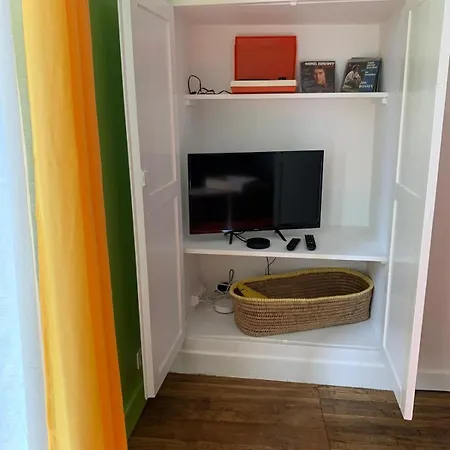 Апартаменты Barque Fleurie Esprit Retro, Jardin & Parking Prive Обтер-сюр-Дронн