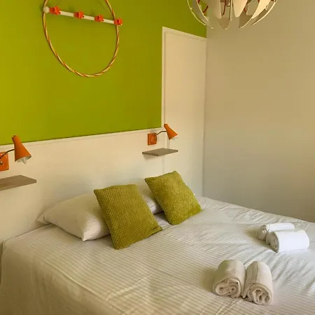 Barque Fleurie Esprit Retro, Jardin & Parking Prive Обтер-сюр-Дронн