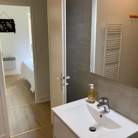 Апартаменты Barque Fleurie Esprit Retro, Jardin & Parking Prive