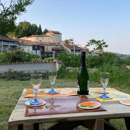 Barque Fleurie Esprit Retro, Jardin & Parking Prive Апартаменты *