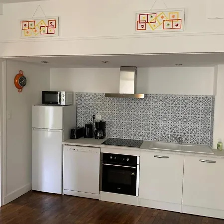 Апартаменты Barque Fleurie Esprit Retro, Jardin & Parking Prive Обтер-сюр-Дронн