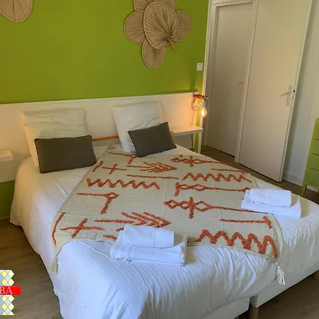 아파트 Barque Fleurie Maison Retro Avec Jardin Et Parking Au Coeur D'aubeterre-sur-dronne 오브테르 쉬르 드론
