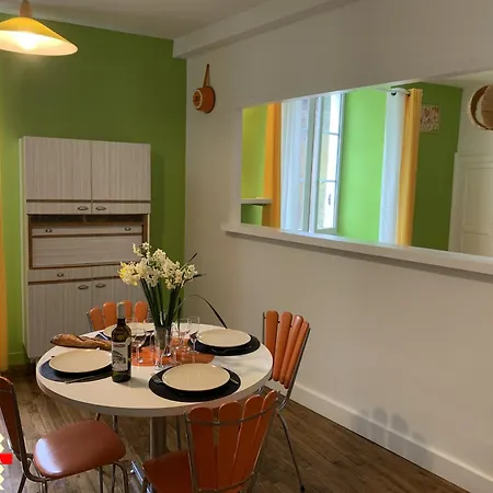 아파트 Barque Fleurie Maison Retro Avec Jardin Et Parking Au Coeur D'aubeterre-sur-dronne 오브테르 쉬르 드론