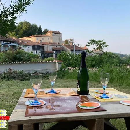 Barque Fleurie Maison Retro Avec Jardin Et Parking Au Coeur D'Aubeterre-Sur-Dronne Aubeterre-sur-Dronne