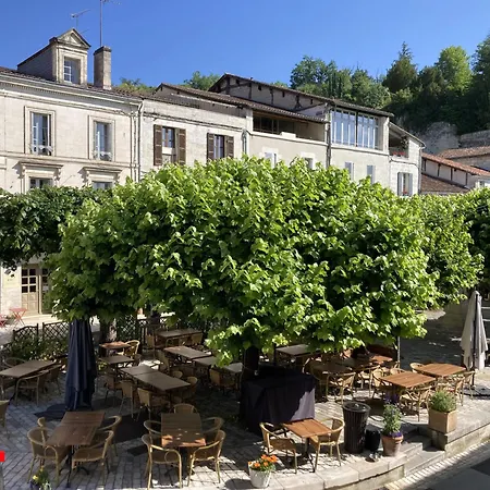 Barque Fleurie Maison Retro Avec Jardin Et Parking Au Coeur D'Aubeterre-Sur-Dronne
