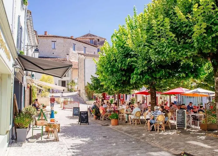 Barque Fleurie Esprit Rétro, Jardin&parking Privé Apartamento *